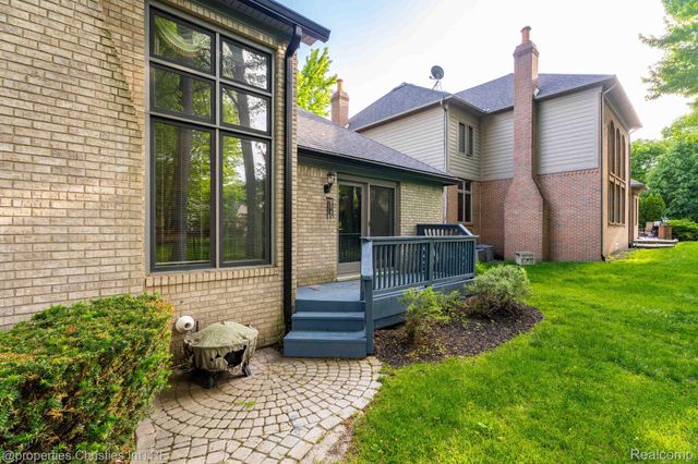 14281 Bournemuth Drive, Shelby Charter Township, MI 48315