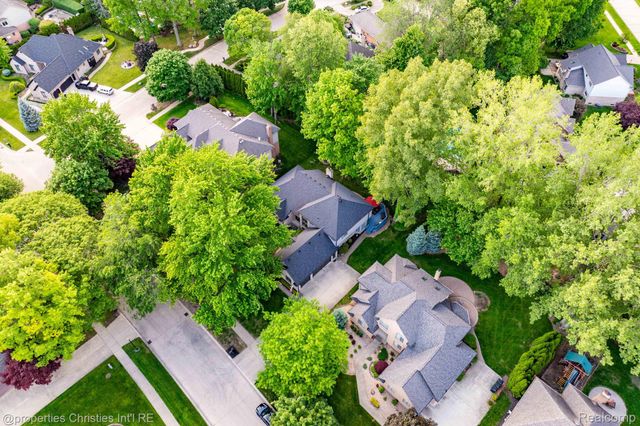 14281 Bournemuth Drive, Shelby Charter Township, MI 48315