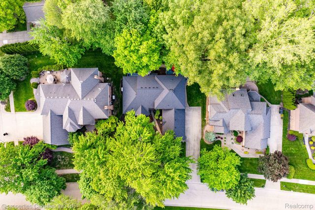 14281 Bournemuth Drive, Shelby Charter Township, MI 48315