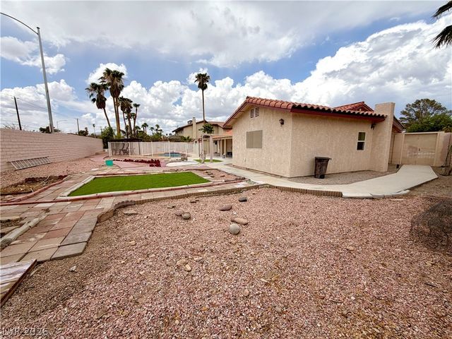 6593 Costa Brava Road, Las Vegas, NV 89146