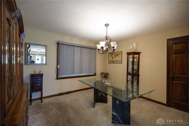6300 Plateau Drive, Springfield, OH 45502