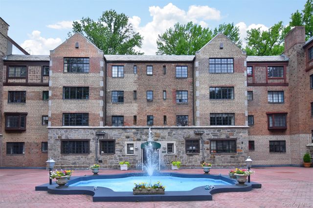915 Wynnewood Road A3, Pelham, NY 10803