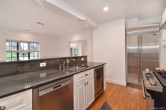 915 Wynnewood Road A3, Pelham, NY 10803