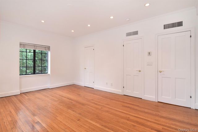 915 Wynnewood Road A3, Pelham, NY 10803
