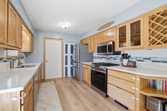7686 Ivystone Avenue S, Cottage Grove, MN 55016