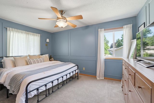 7686 Ivystone Avenue S, Cottage Grove, MN 55016
