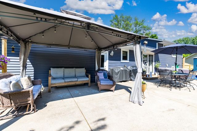 7686 Ivystone Avenue S, Cottage Grove, MN 55016