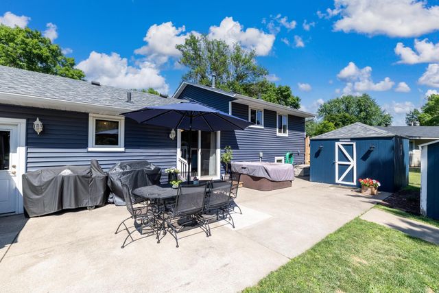 7686 Ivystone Avenue S, Cottage Grove, MN 55016