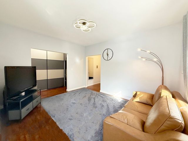 108 Washington St 8, Boston, MA 02135