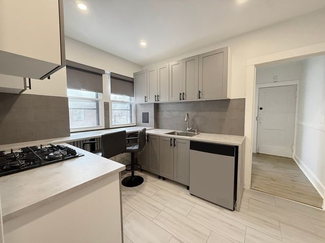 108 Washington St 8, Boston, MA 02135