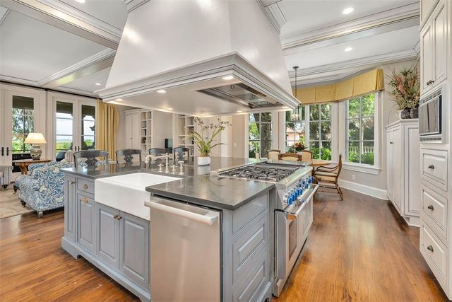 117 Hawkins Island Circle, St Simons Island, GA 31522