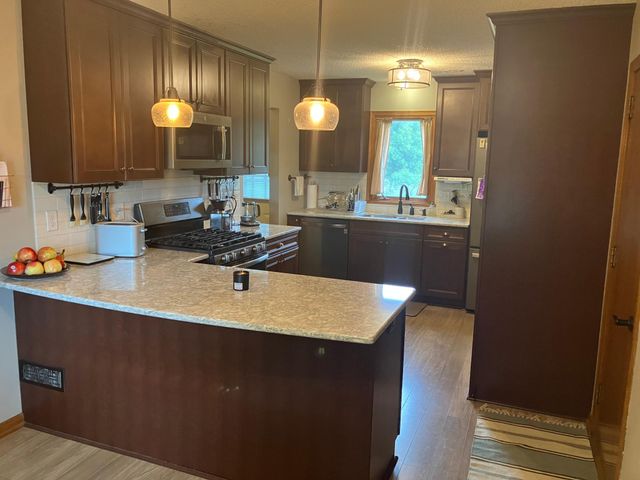 7524 Noble Avenue N, Brooklyn Park, MN 55443