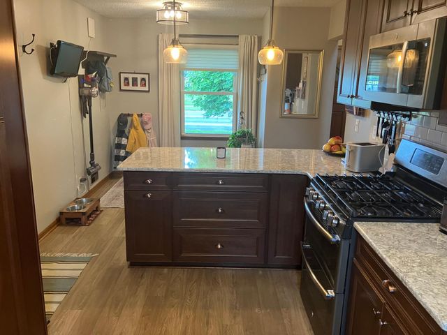 7524 Noble Avenue N, Brooklyn Park, MN 55443