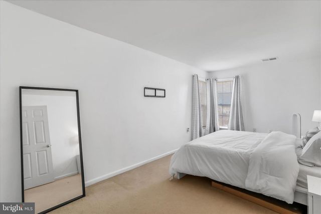 301 FONTANA CIR, Martinsburg, WV 25403