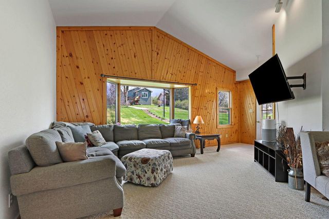 7512 336th AVENUE, Burlington, WI 53105