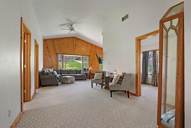 7512 336th AVENUE, Burlington, WI 53105