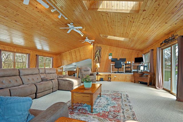 7512 336th AVENUE, Burlington, WI 53105