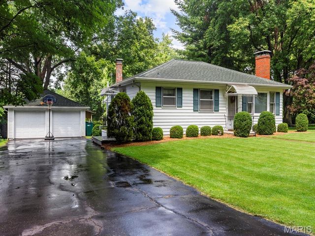 1005 Merrill Street, Lebanon, IL 62254