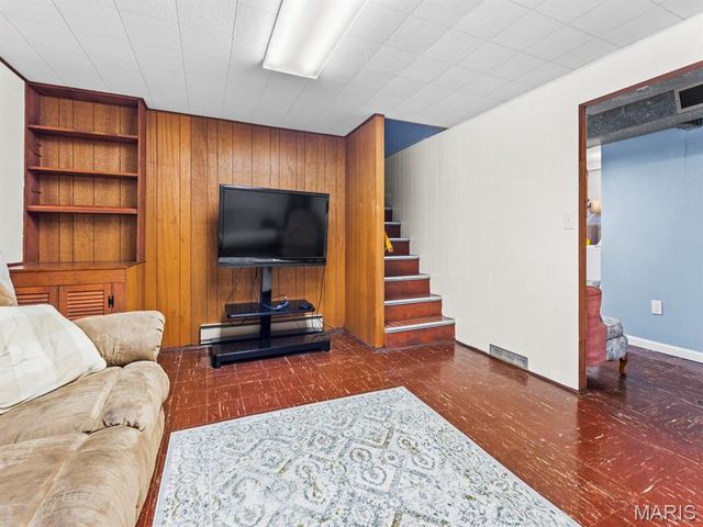 1005 Merrill Street, Lebanon, IL 62254