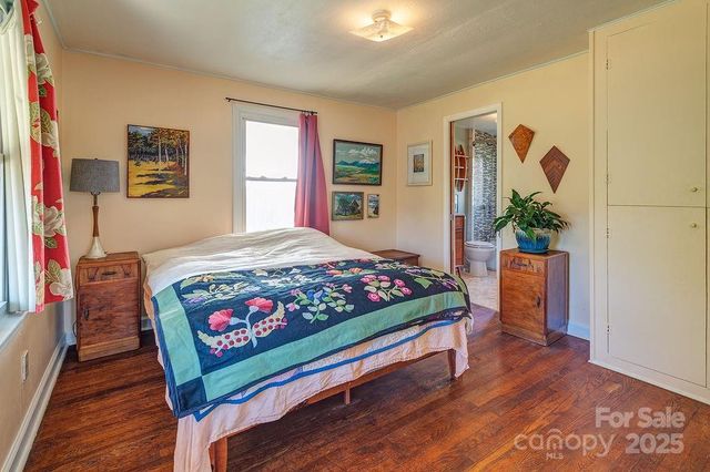 32 Merion Drive, Asheville, NC 28806