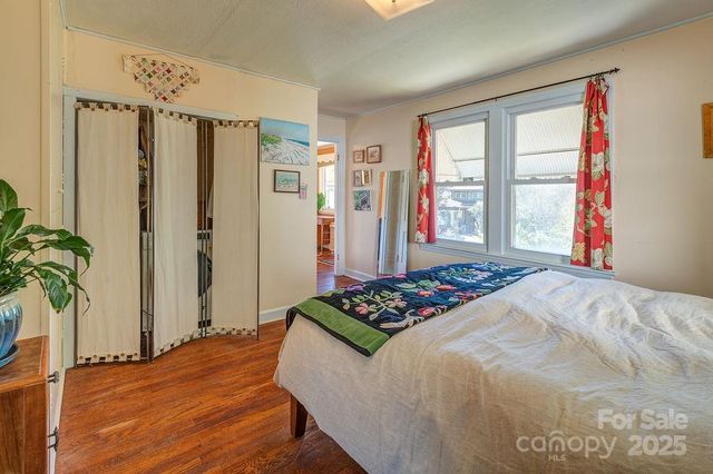 32 Merion Drive, Asheville, NC 28806