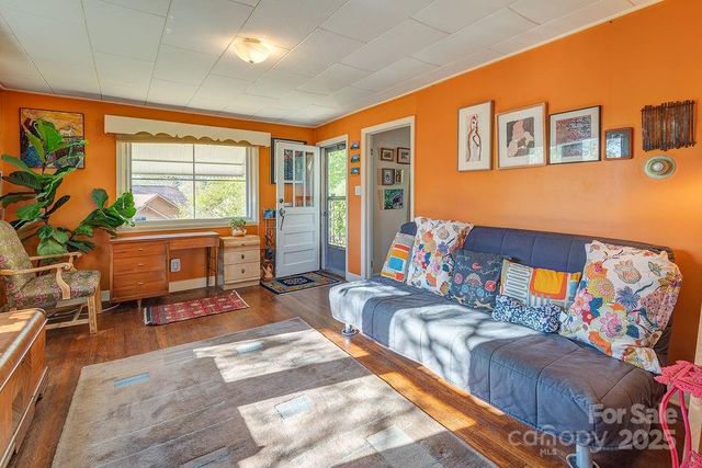 32 Merion Drive, Asheville, NC 28806