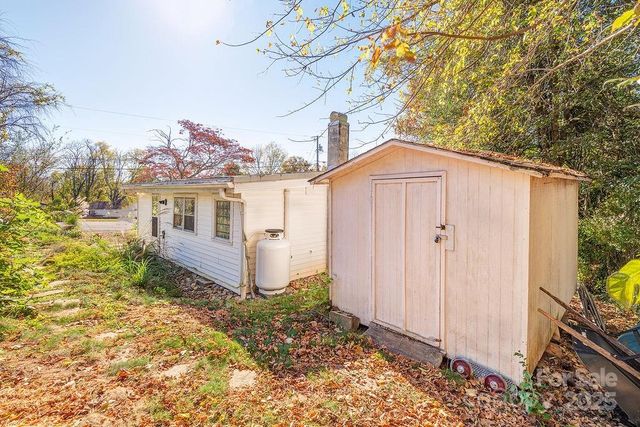 32 Merion Drive, Asheville, NC 28806