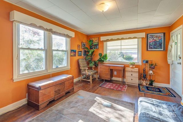 32 Merion Drive, Asheville, NC 28806