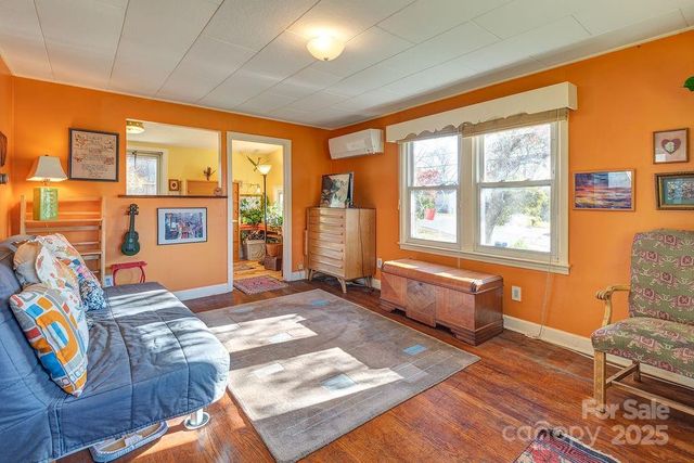 32 Merion Drive, Asheville, NC 28806