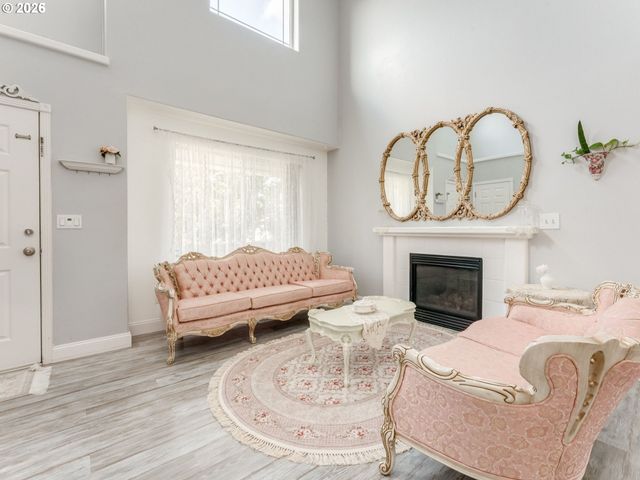 3200 Se HAMPTON Loop, Troutdale, OR 97060
