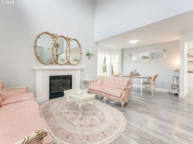 3200 Se HAMPTON Loop, Troutdale, OR 97060