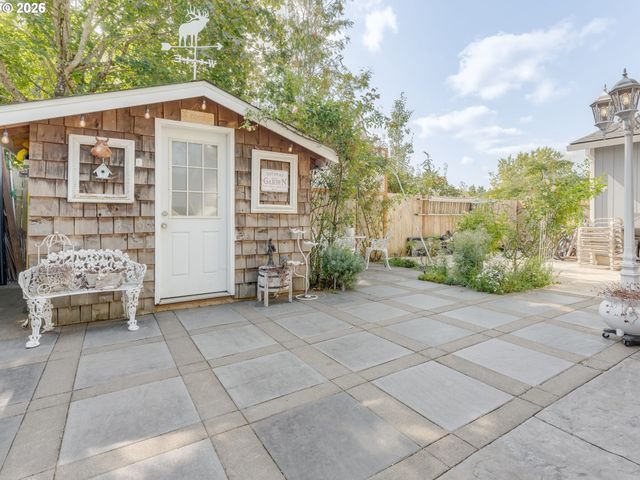 3200 Se HAMPTON Loop, Troutdale, OR 97060