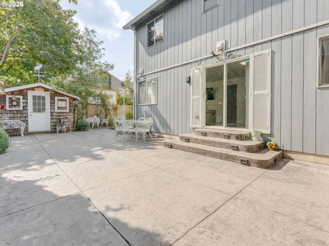 3200 Se HAMPTON Loop, Troutdale, OR 97060