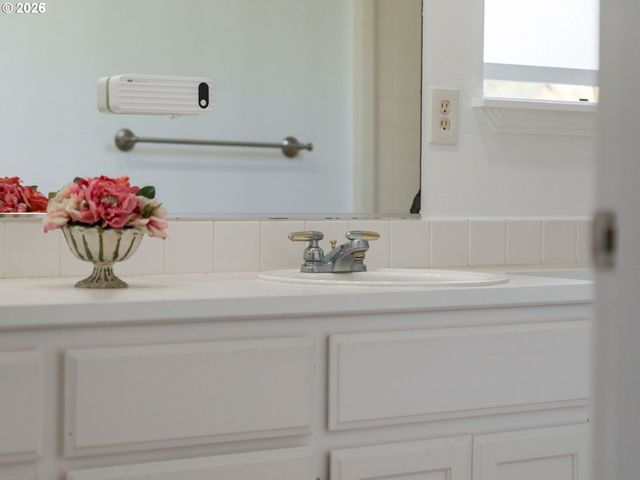 3200 Se HAMPTON Loop, Troutdale, OR 97060