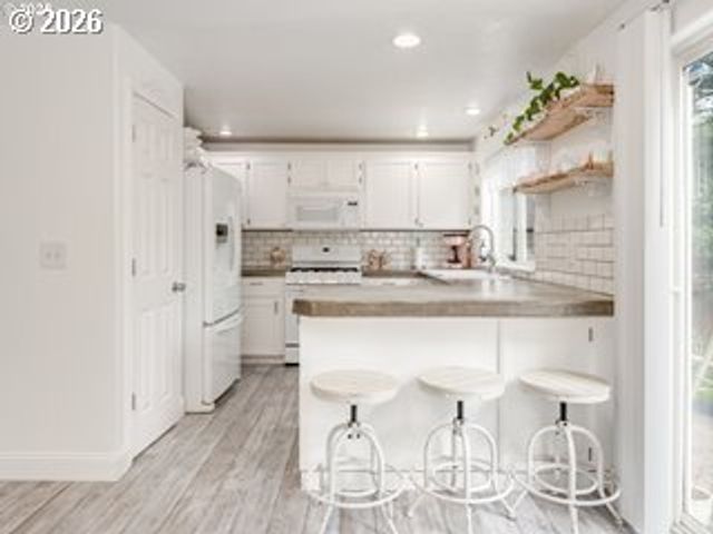 3200 Se HAMPTON Loop, Troutdale, OR 97060
