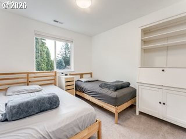 3200 Se HAMPTON Loop, Troutdale, OR 97060