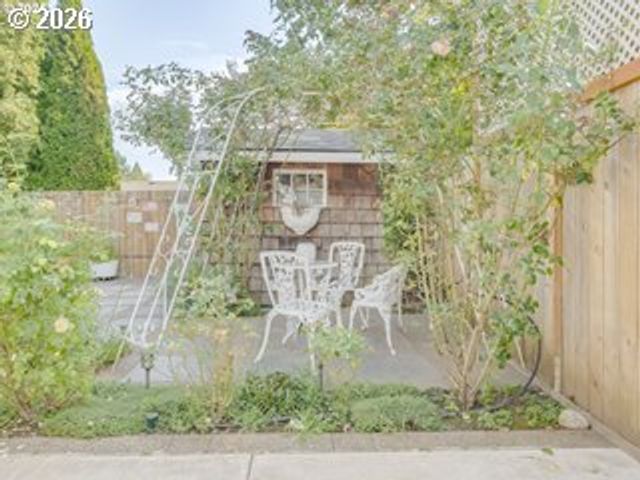 3200 Se HAMPTON Loop, Troutdale, OR 97060