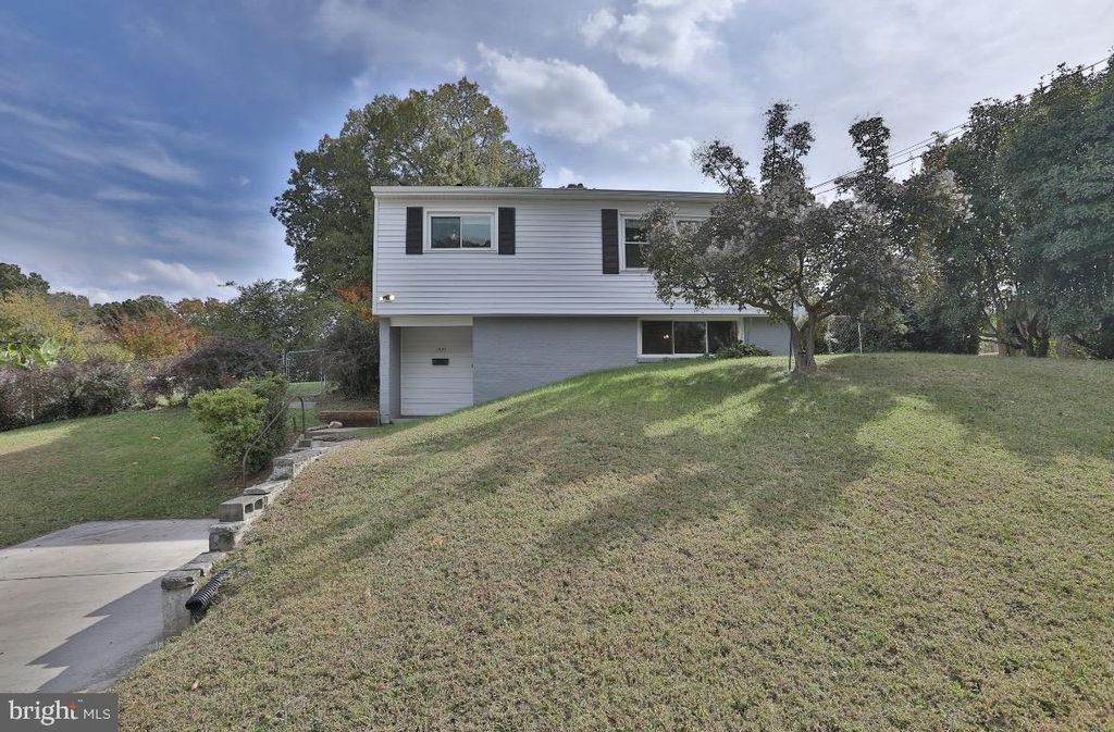 1521 INDIANA AVE, Woodbridge, VA 22191