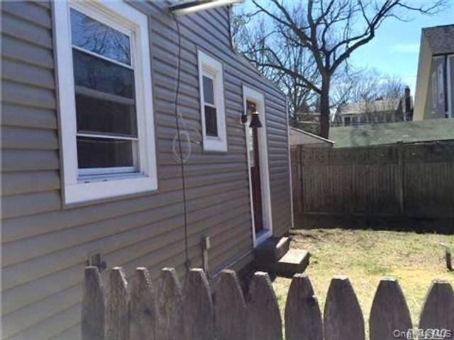 207 Franklin Avenue, Sea Cliff, NY 11579