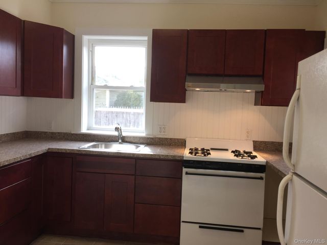 207 Franklin Avenue, Sea Cliff, NY 11579