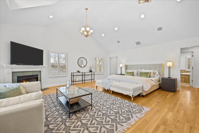 265 Dickens Street, Northfield, IL 60093