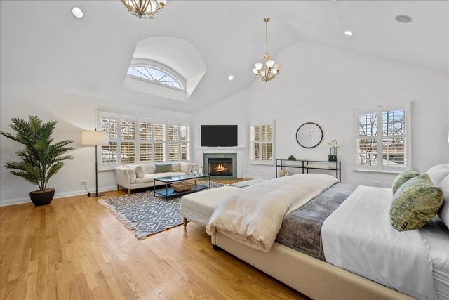 265 Dickens Street, Northfield, IL 60093