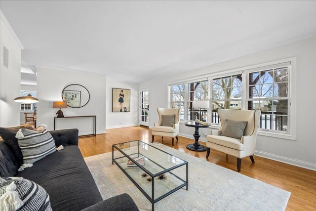 265 Dickens Street, Northfield, IL 60093