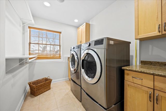 265 Dickens Street, Northfield, IL 60093