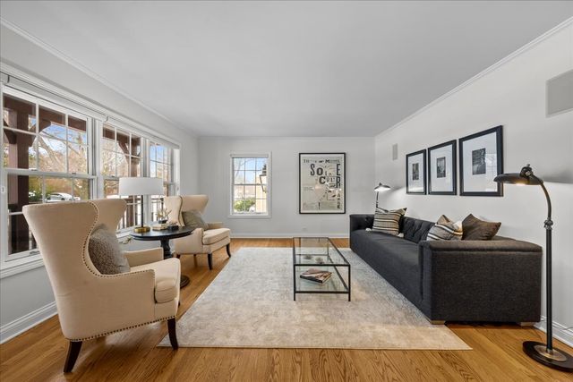 265 Dickens Street, Northfield, IL 60093