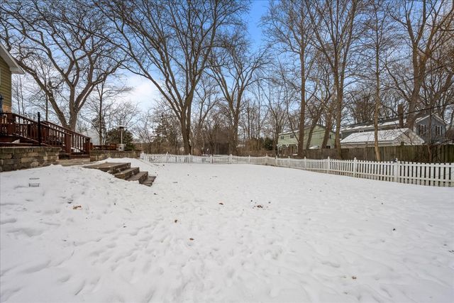 265 Dickens Street, Northfield, IL 60093