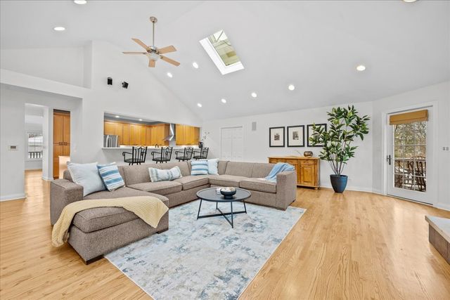 265 Dickens Street, Northfield, IL 60093