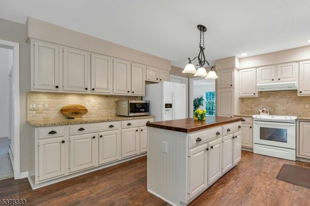 82 Union Hill Rd, Parsippany-troy Hills Twp., NJ 07950