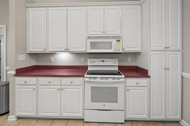 321 Stone Cross Drive, Spring Lake, NC 28390