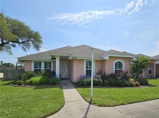 2304 Madrid Dr, Ingleside, TX 78362